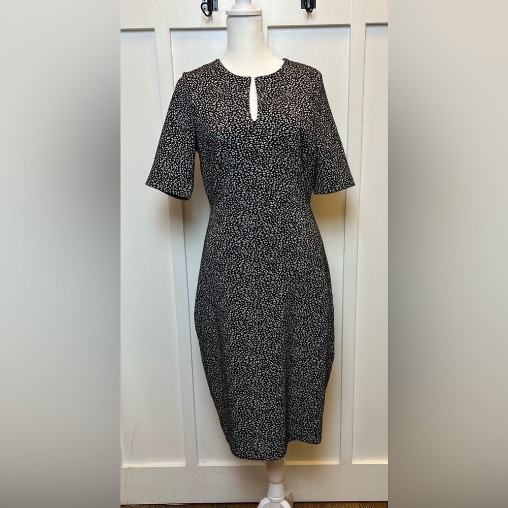 Banana Republic Size 8 Black White Short Sleeve Sheath Dress Workwear Academia - Picture 2 of 8